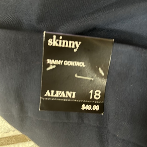 NWT Alfani Skinny Tummy Control pull on pants! - Picture 3 of 4